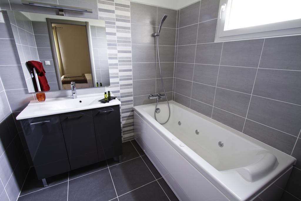 Hotel Les Petits Oreillers Saint-Martin-dʼArdèche Rom bilde